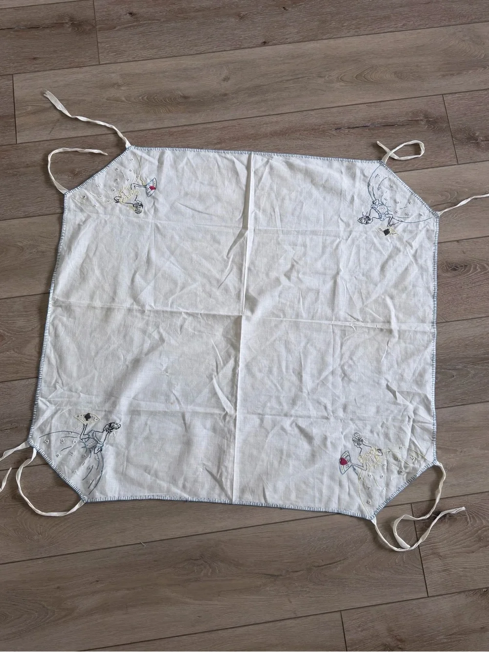 Vintage Hand Embroidered Southern Belle Linen Table Topper